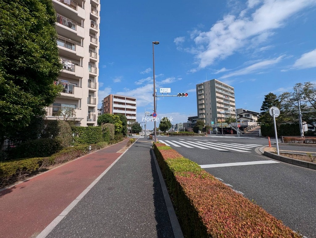 モアクレスト西台　前面 環八通り